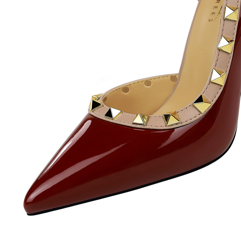 Sexy Women Pumps Rivet Design  - огляд і ціна Shoe Tree